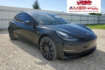 2022, 4x4, porysowany lakier