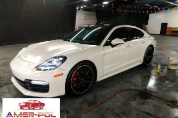 PORSCHE PANAMERA TURBO