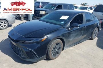 TOYOTA CAMRY SE HYBRID