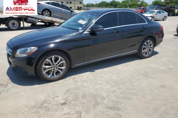 2017r, 2.0L, MERCEDES-BENZ C 300, po gradobiciu