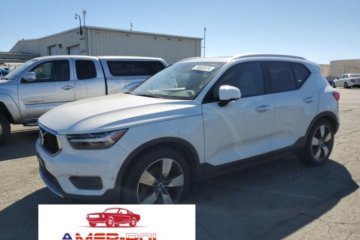 2019 VOLVO XC40 T5 MOMENTUM