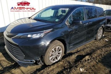 xle, 2021r., 4x4, 2.5L