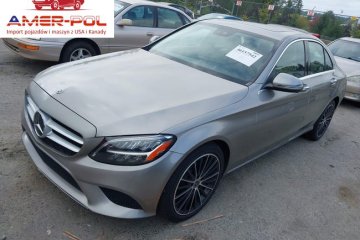 300 Sedan 2021
