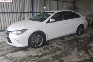 TOYOTA CAMRY LE, 2017r., 2.5L