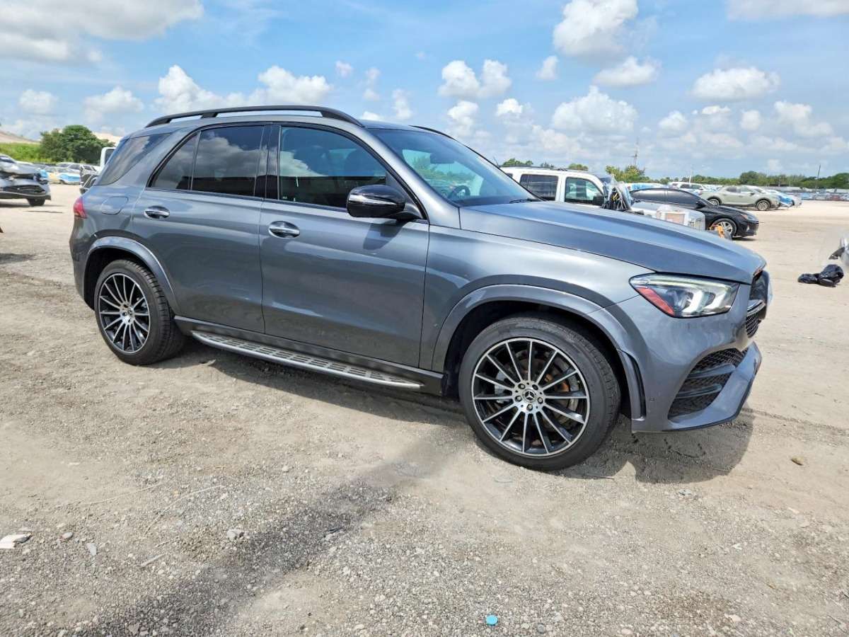 53167056_Image_4.jpg