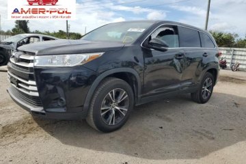 Toyota Highlander LE, od ubezpieczalni