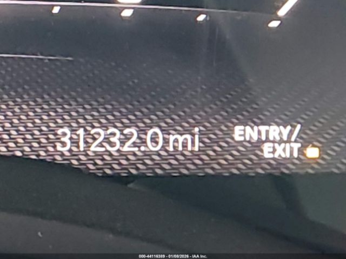 44116389_15_I.jpeg