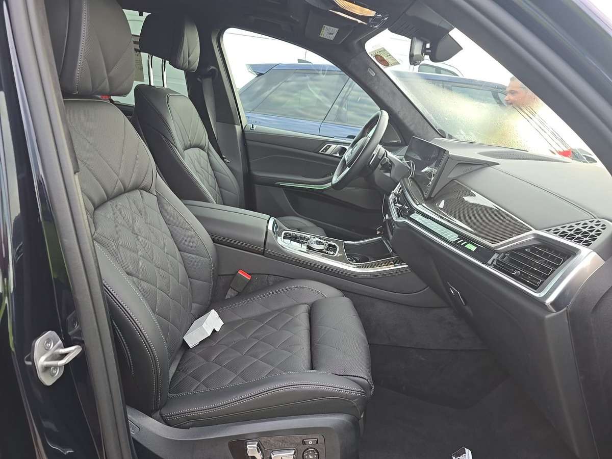 rightfrontinterior.jpg
