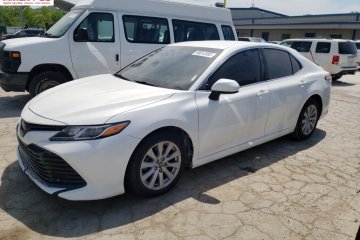 TOYOTA CAMRY LE, 2020r., 2.5L